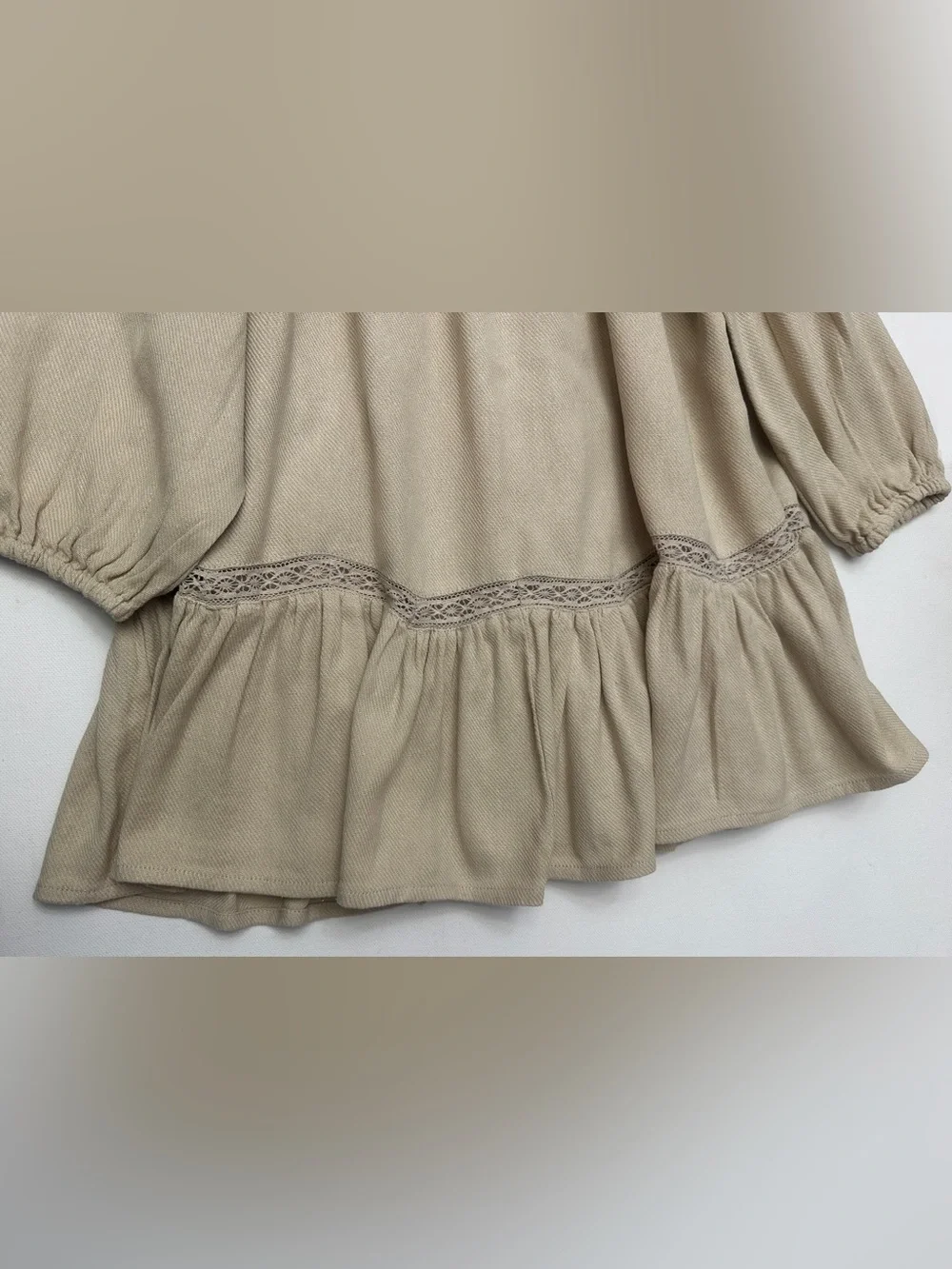 Zara girl’s Embroidered neckline and ruffled hem.  Size 3-4T.
